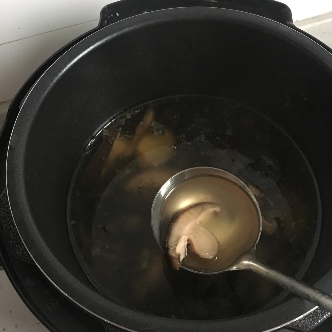 香菇乌鸡汤