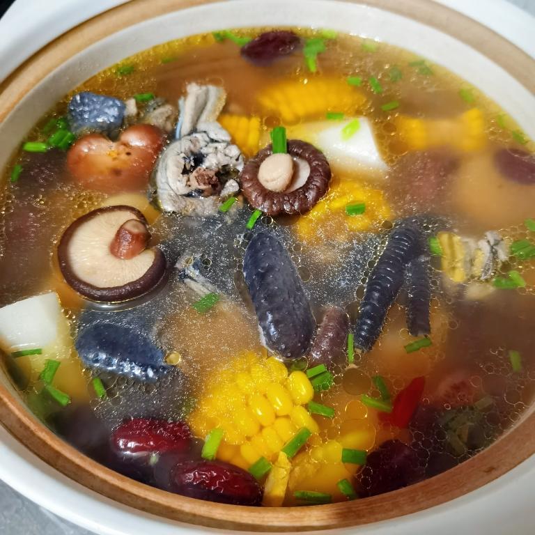 冬日滋补香菇山药乌鸡汤