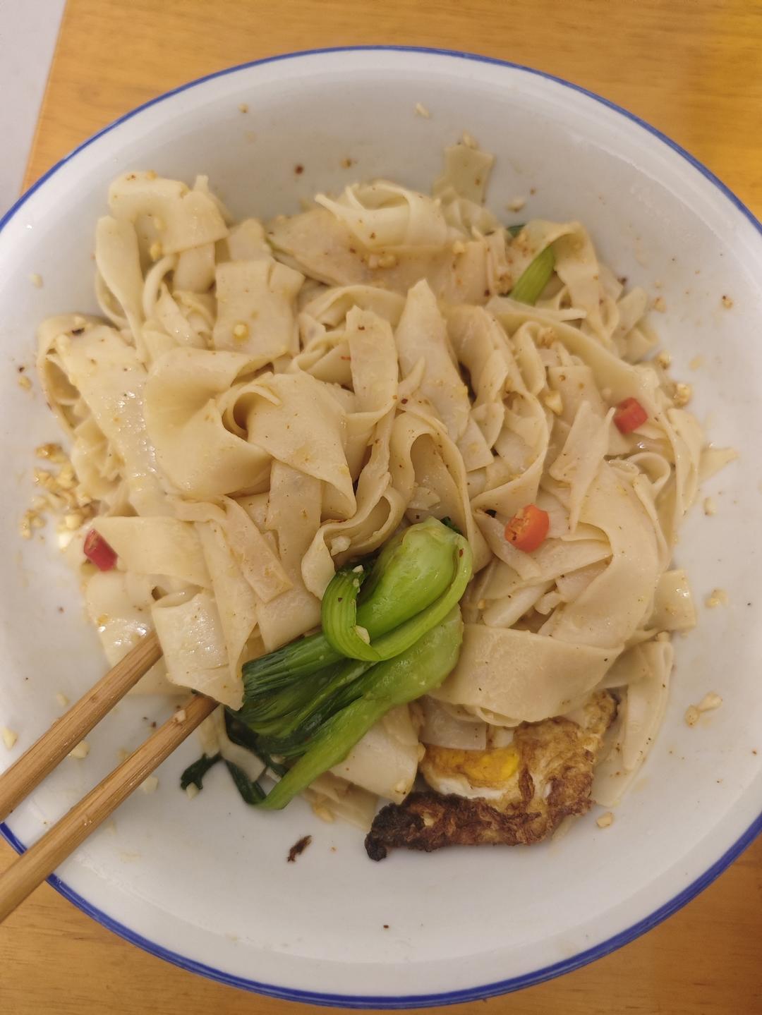 十分钟就能吃上的超简单油泼面