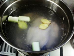 汤氏冬笋煲鸡汤的做法 步骤3