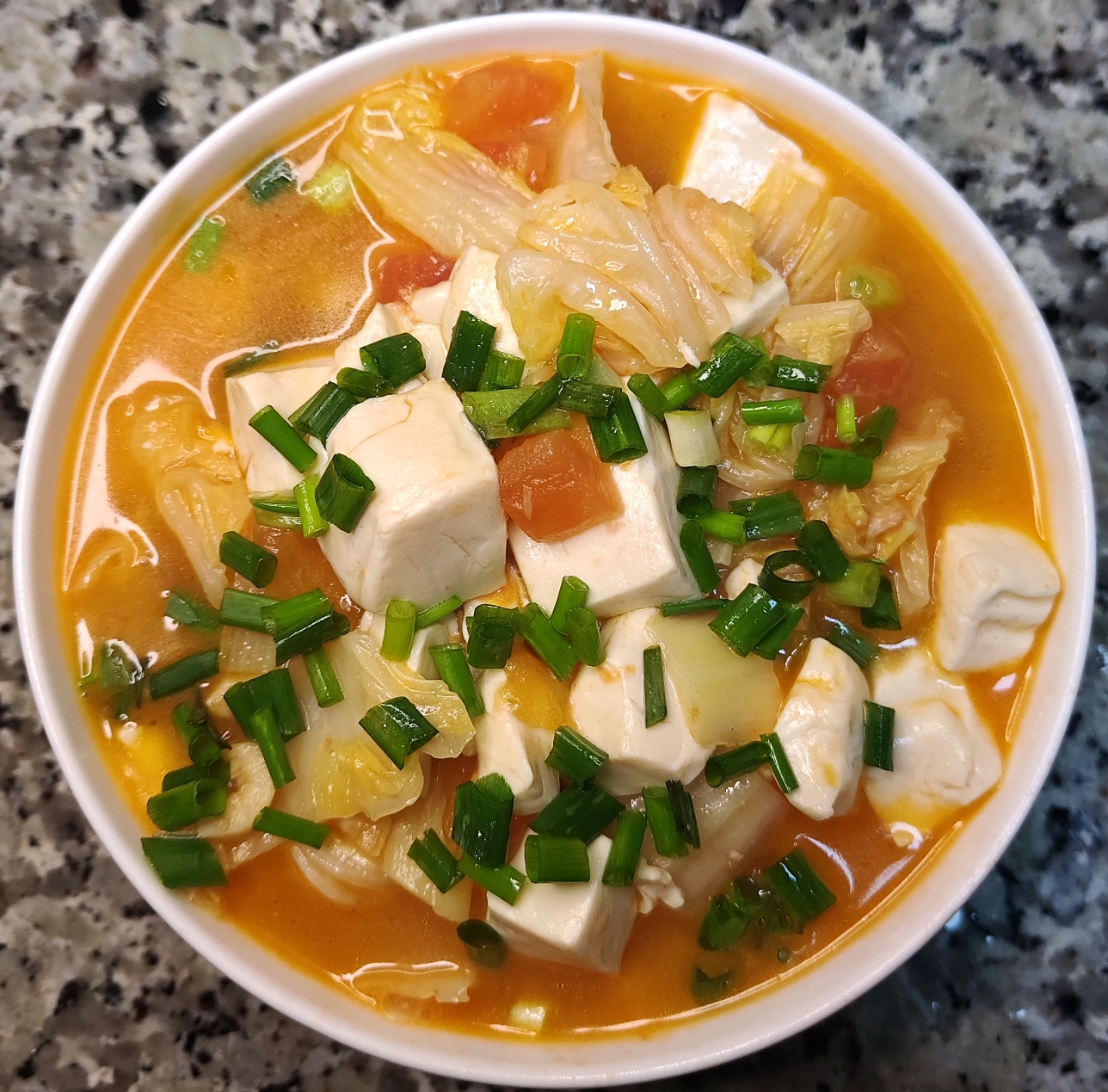 西红柿豆腐汤～巨巨巨巨巨好吃的