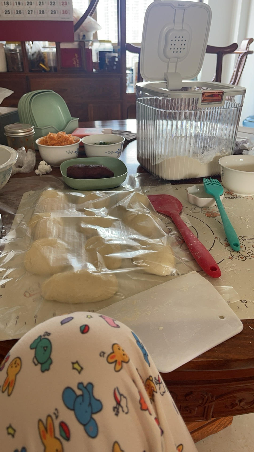 咸蛋黄肉松/香葱肉松软面包（两种口味）