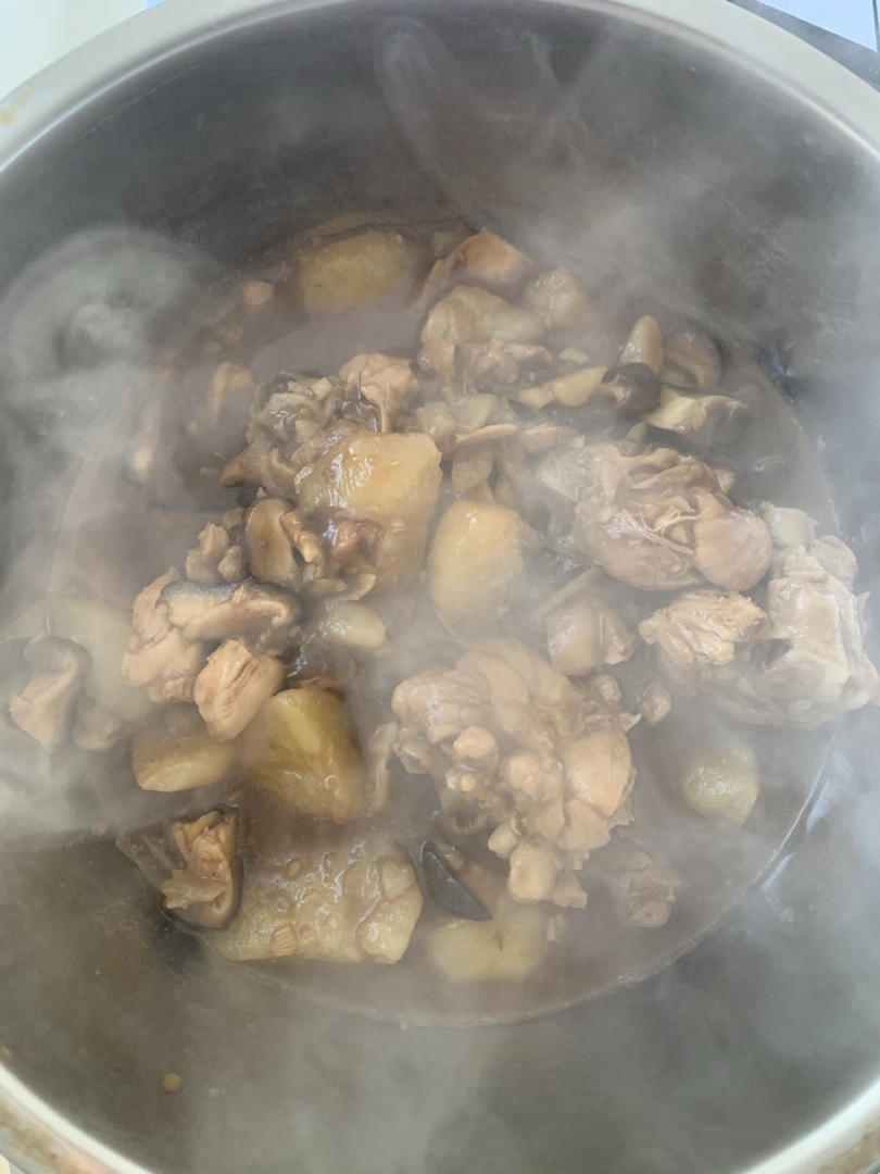 小鸡炖蘑菇