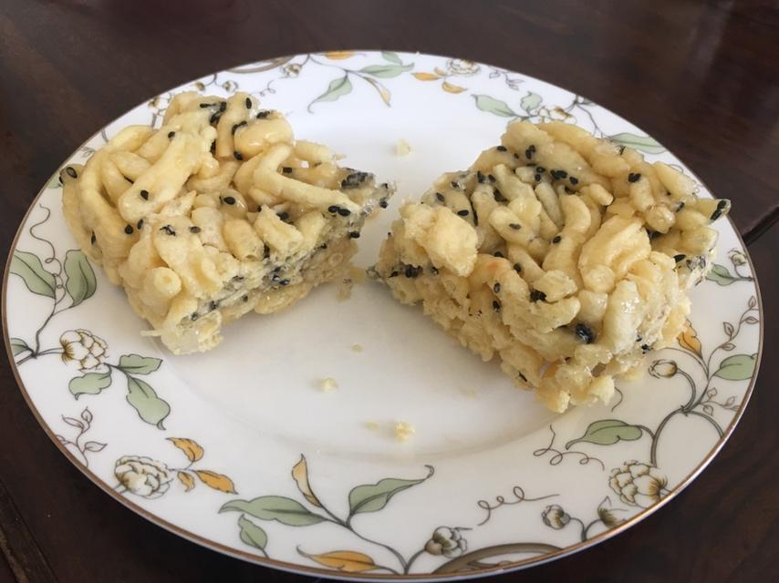 （视频食谱）自制沙琪玛／萨其马