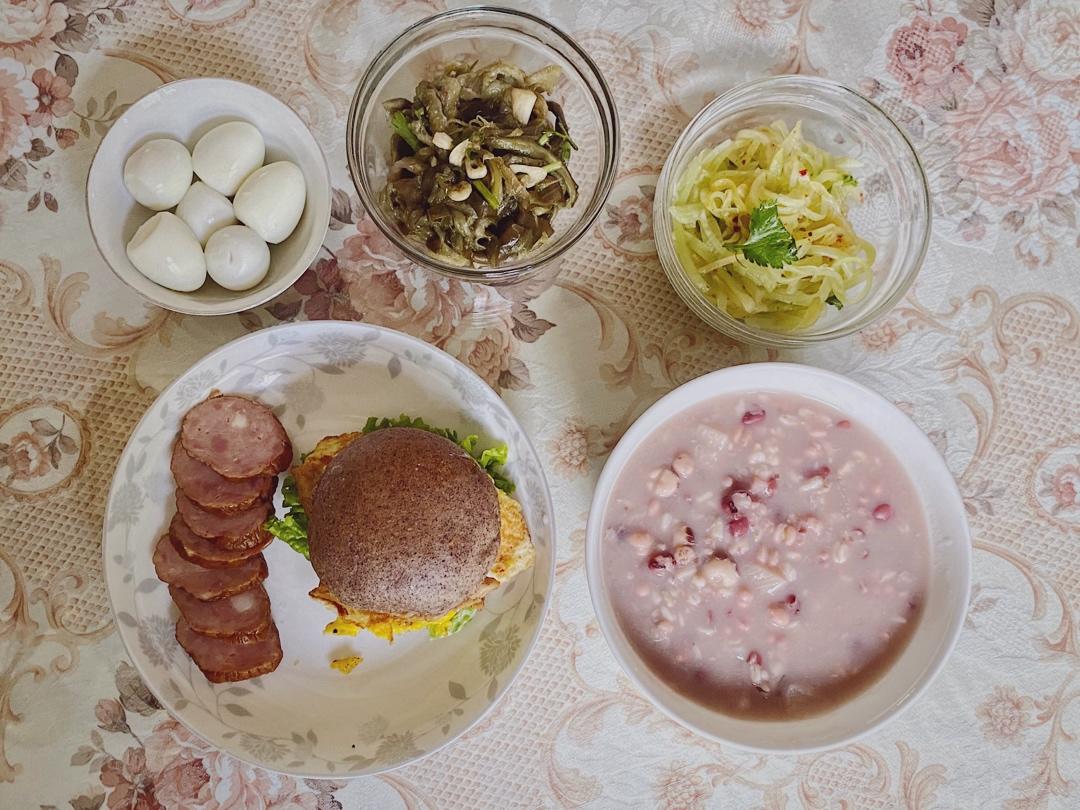 薏米红豆茯苓芡实养生粥