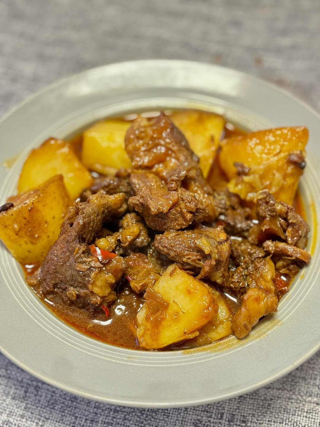 土豆烧牛肉的做法