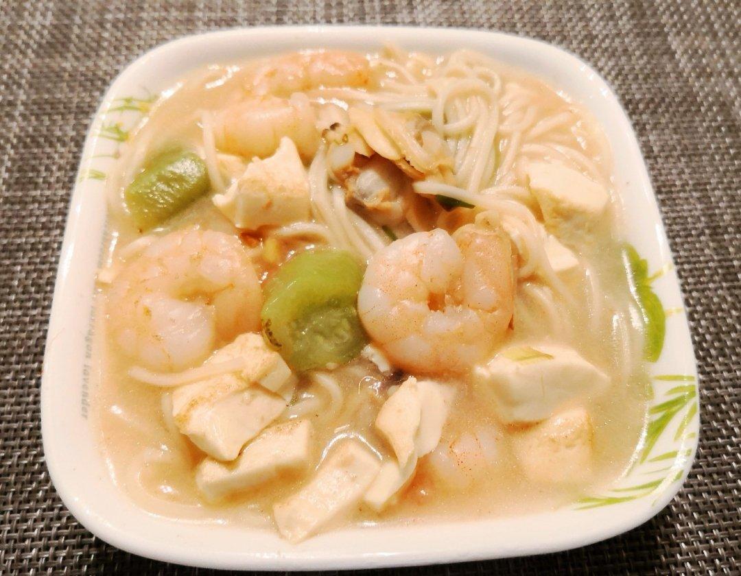 丝瓜虾仁豆腐汤