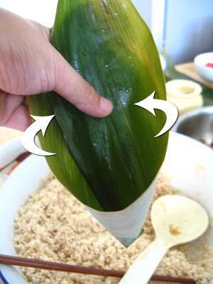 蛋黄肉粽的做法 步骤11