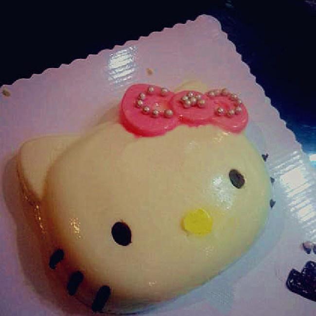 Hello Kitty榴蓮蛋糕的做法
