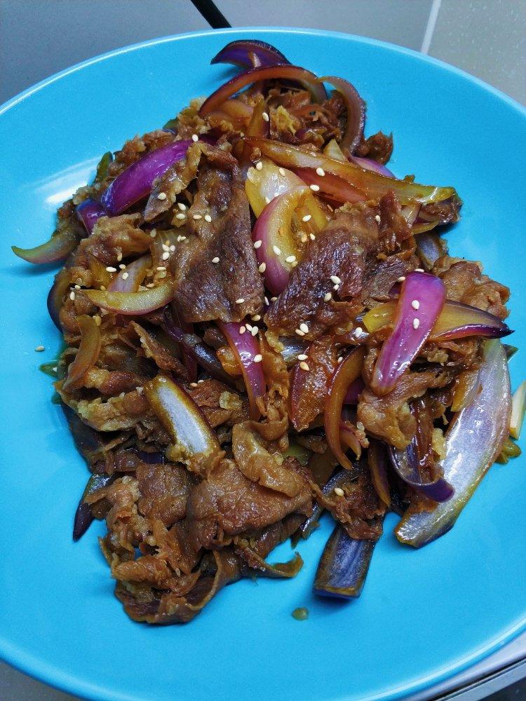 洋葱炒牛肉卷（懒人食谱）