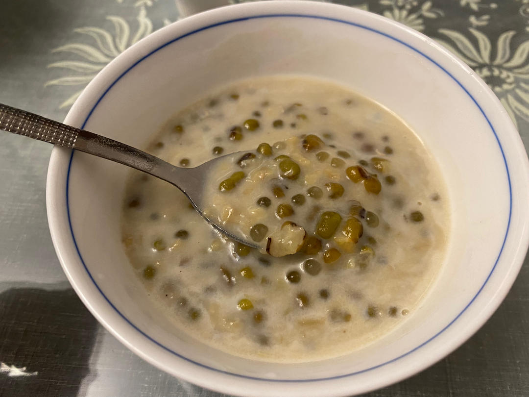 西米绿豆沙糖水的做法