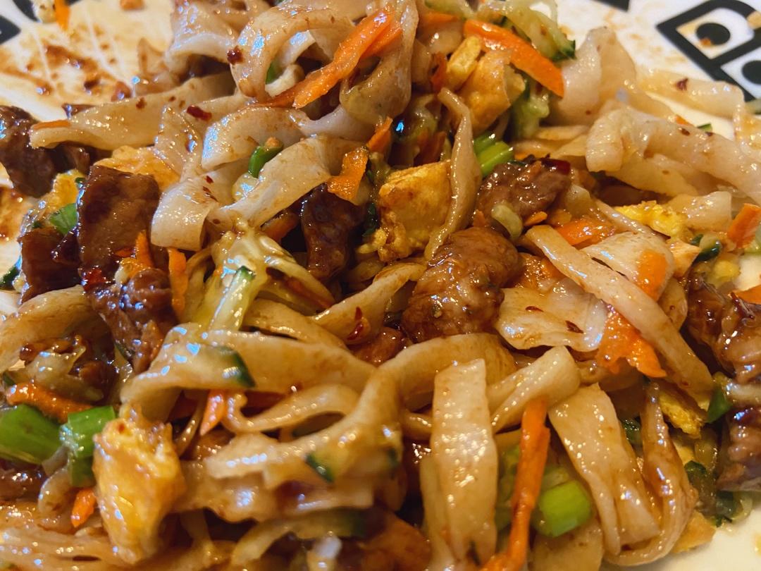 【小高姐】手擀肉臊面  手工做出口感劲道的擀面条