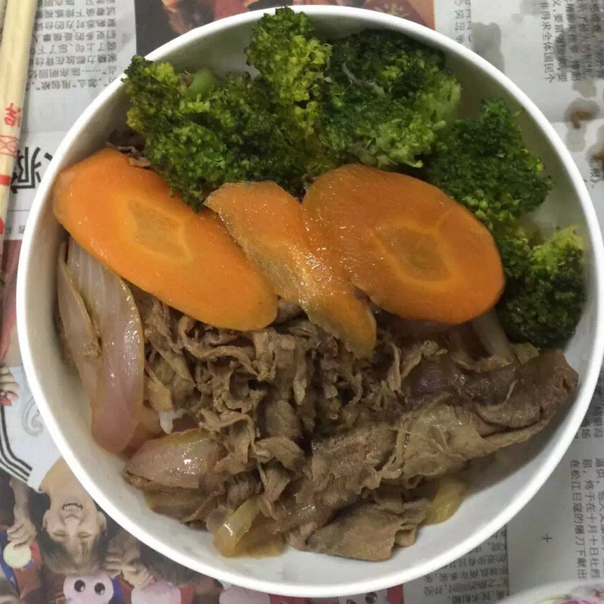洋葱肥牛盖饭