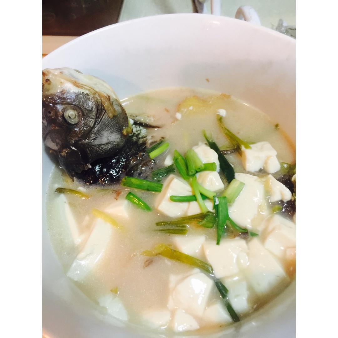 鲫鱼豆腐汤