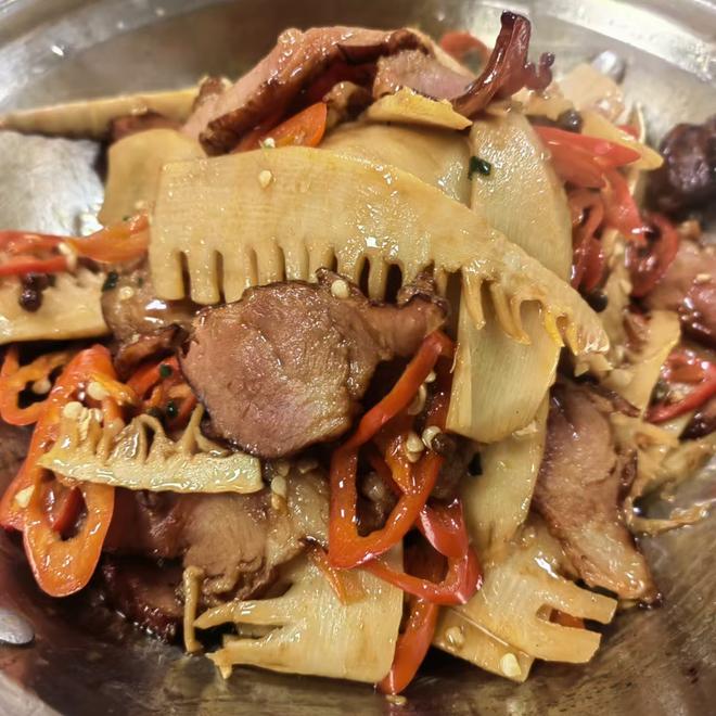 【干锅腊肉纸片笋的做法步骤图,怎么做好吃】Z88886666_下厨房