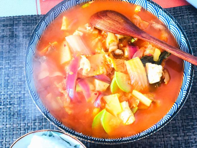 寒冬里的韩式辣白菜汤（暖心又暖胃）的做法