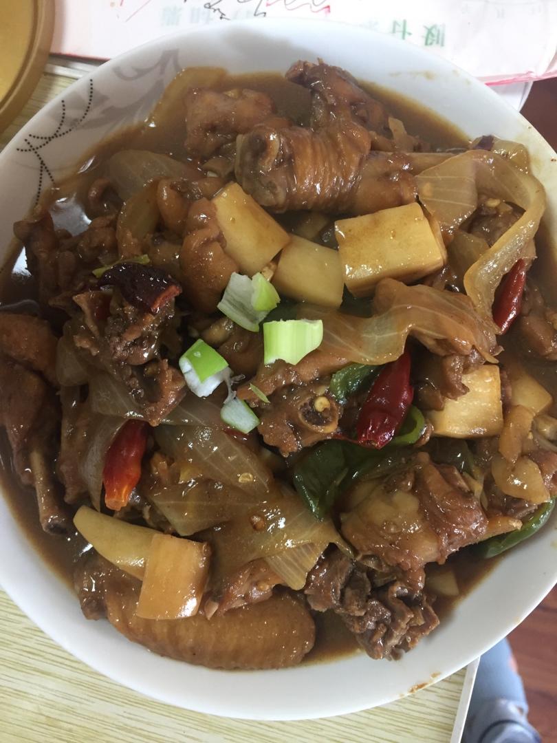 【黄焖鸡米饭】