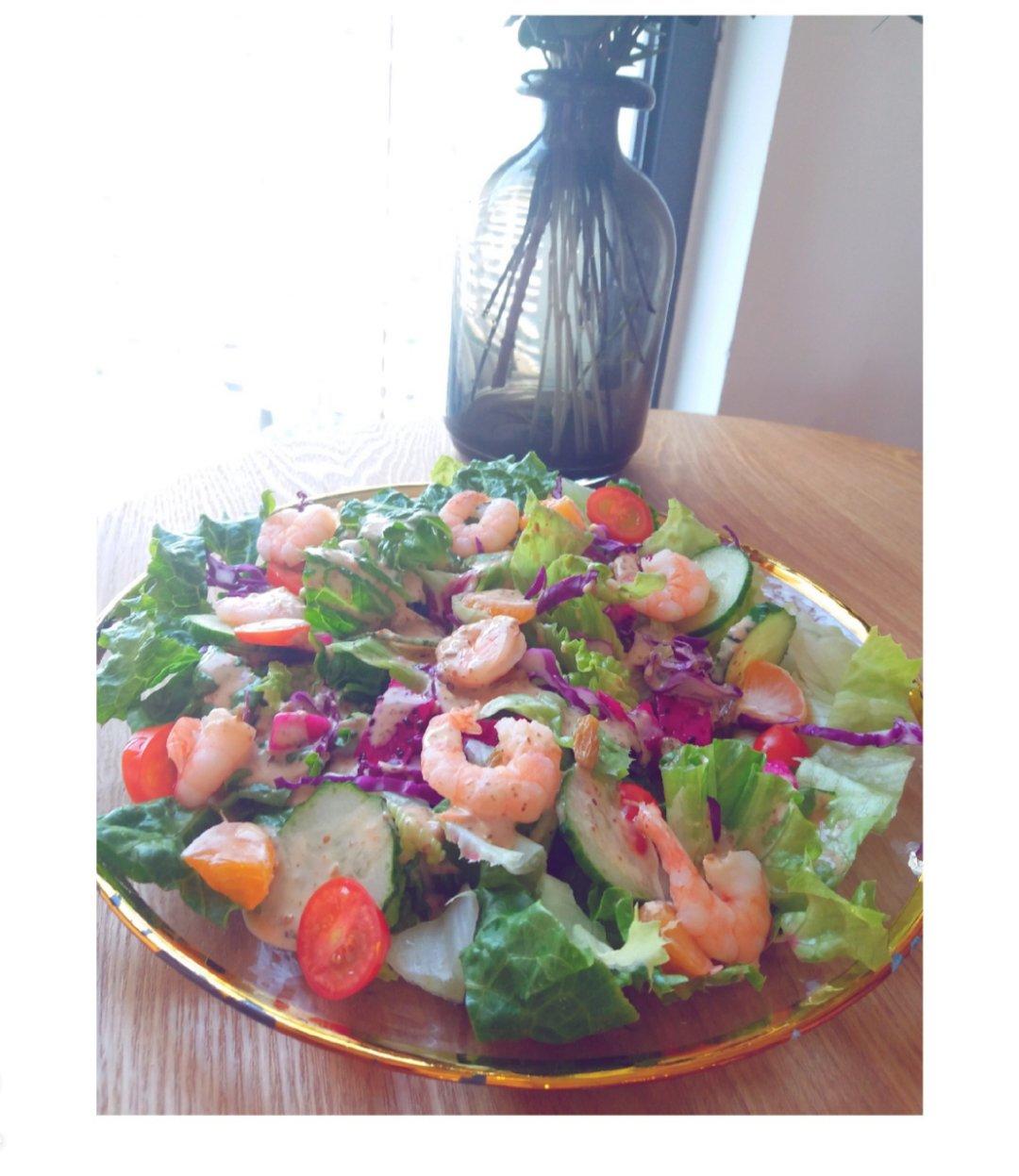 牛油果芒果虾仁沙拉（减脂食谱）