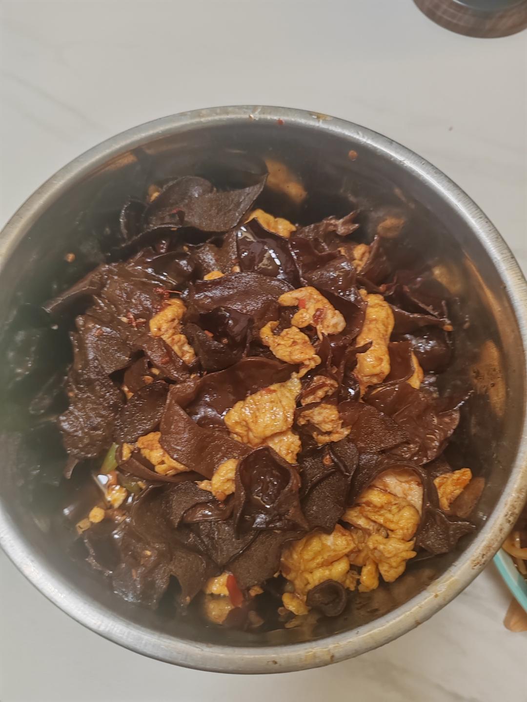 猪肉越来越贵，那就用鸡蛋替代