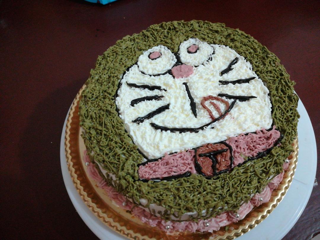 自制10寸馋嘴叮当猫奶油戚风蛋糕