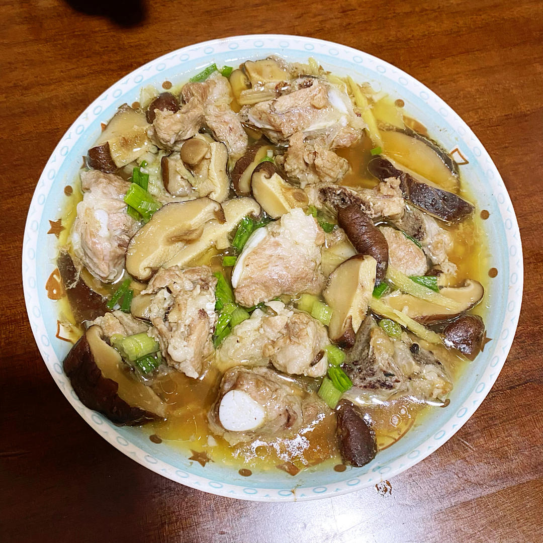 蒸鲜香菇排骨