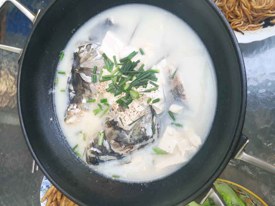 鱼头豆腐汤