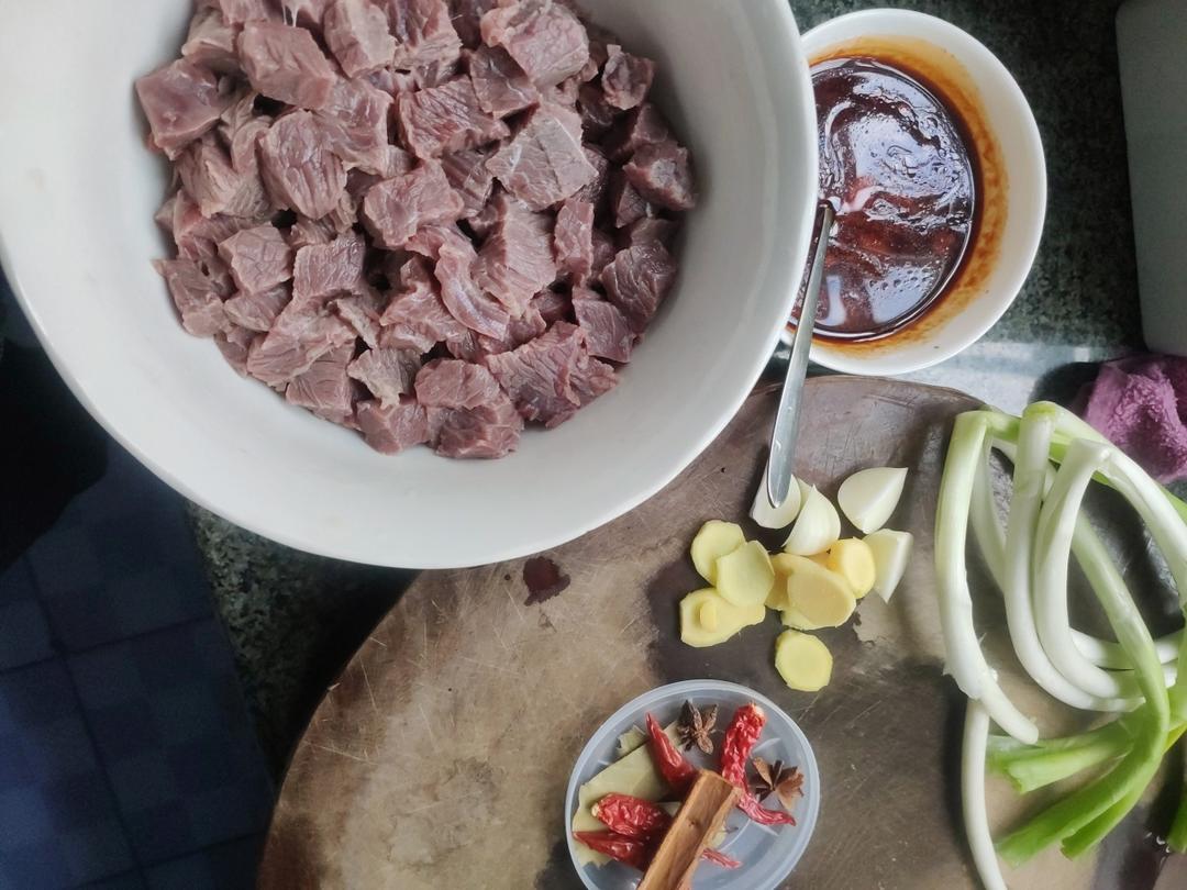 广式焖牛腩