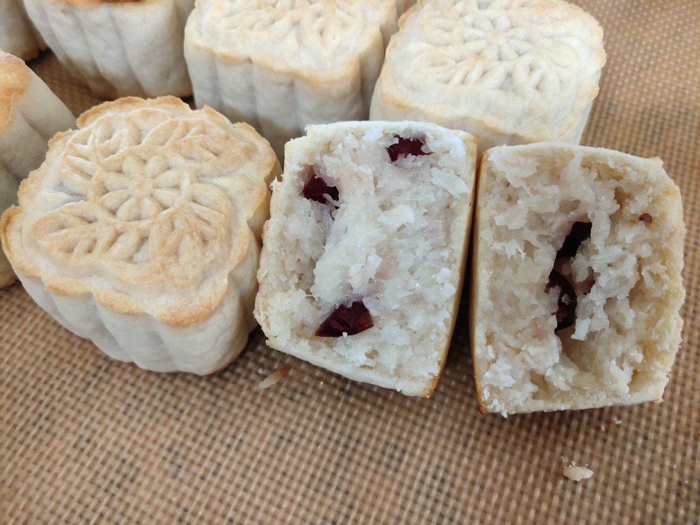 曲奇椰蓉蔓越莓月饼，外酥内软好调戏，比广式月饼好吃N+1倍