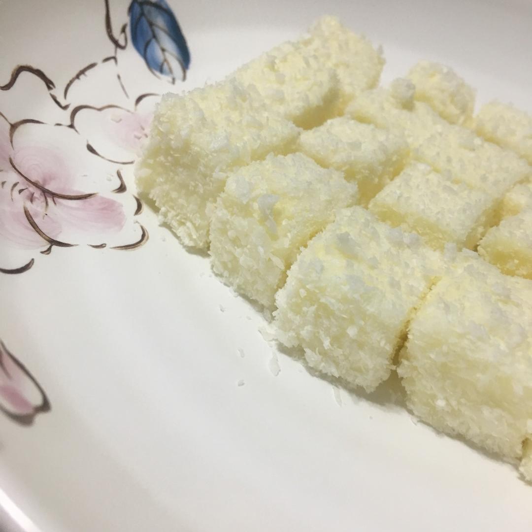 完胜85度C牛奶椰丝小方