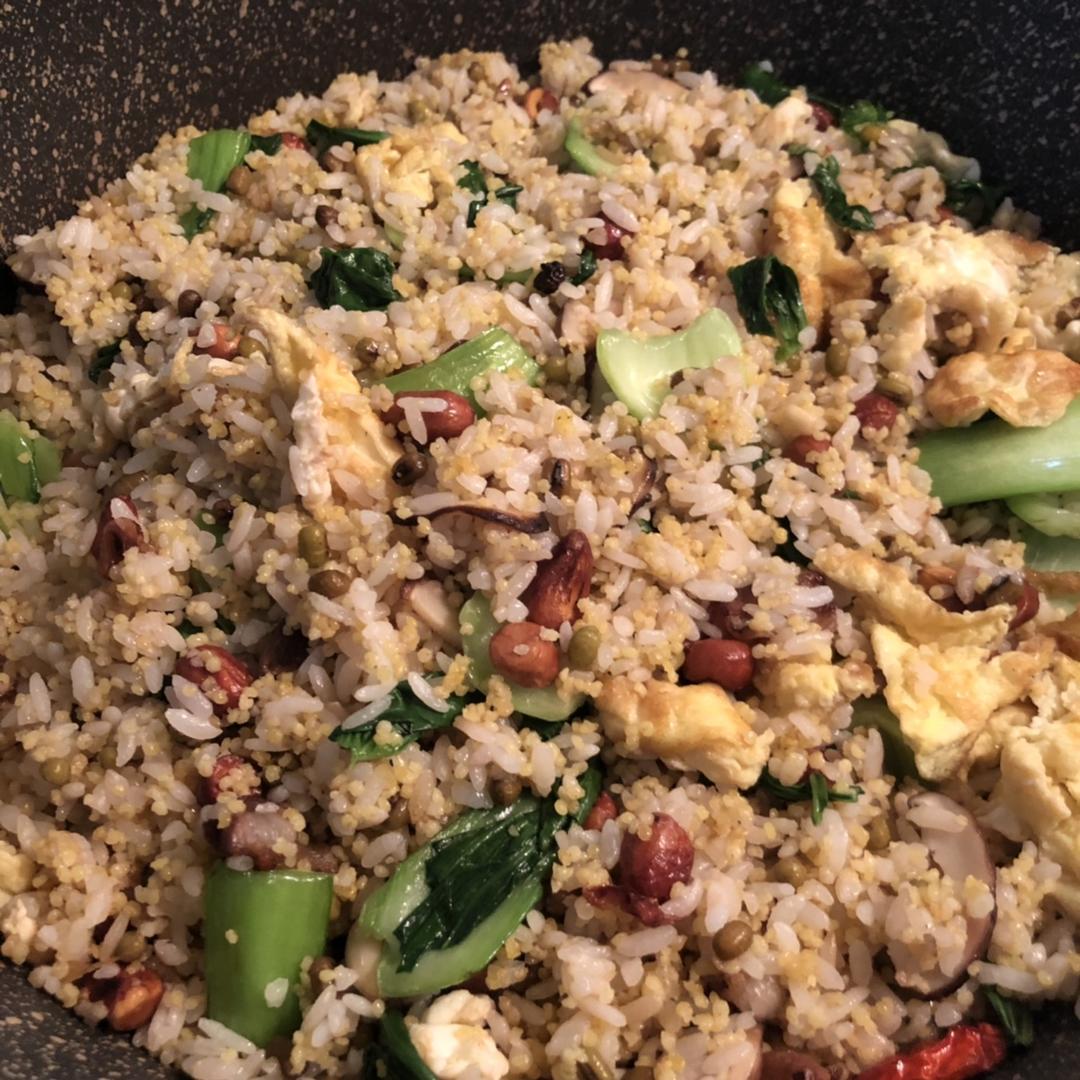 厨师长教你“蛋炒饭”如何做才好吃，答案都在这里面！