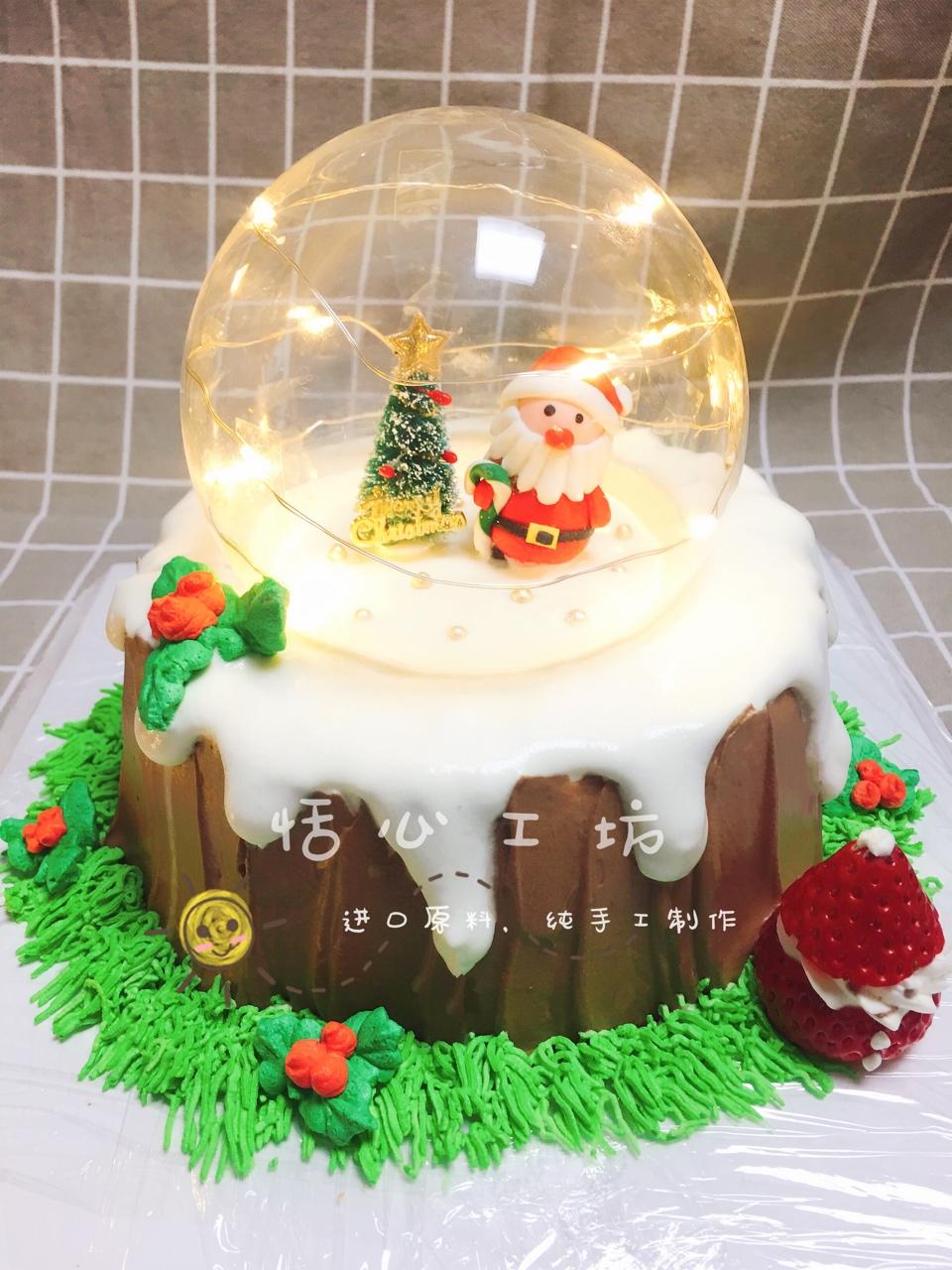 积雪树桩圣诞蛋糕