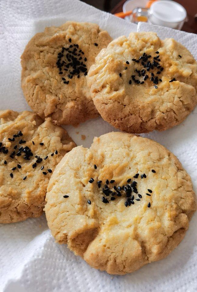 轻轻一按就碎掉的原味桃酥（不输猪油版）