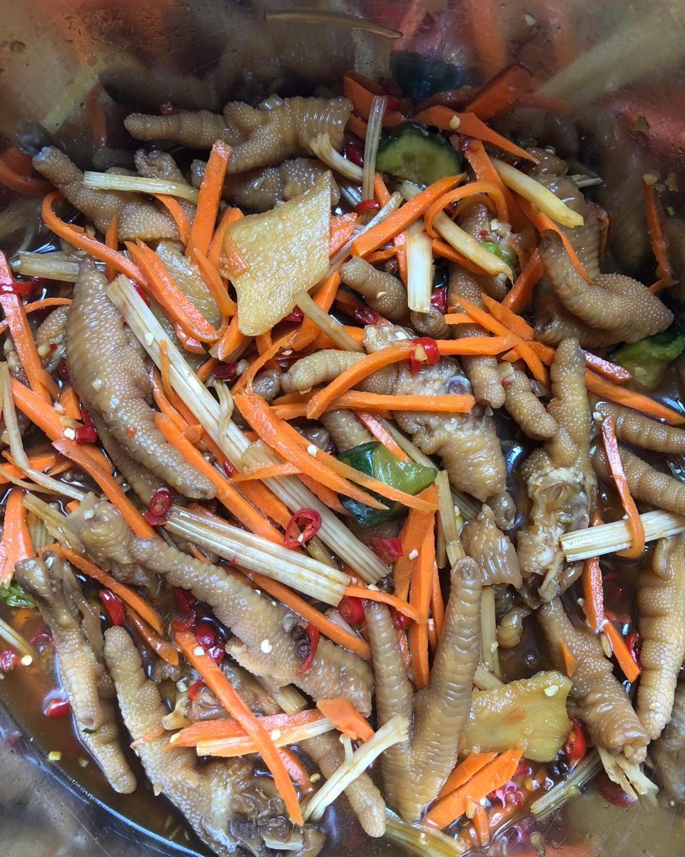 傣味青柠泡鸡爪（舂鸡脚）