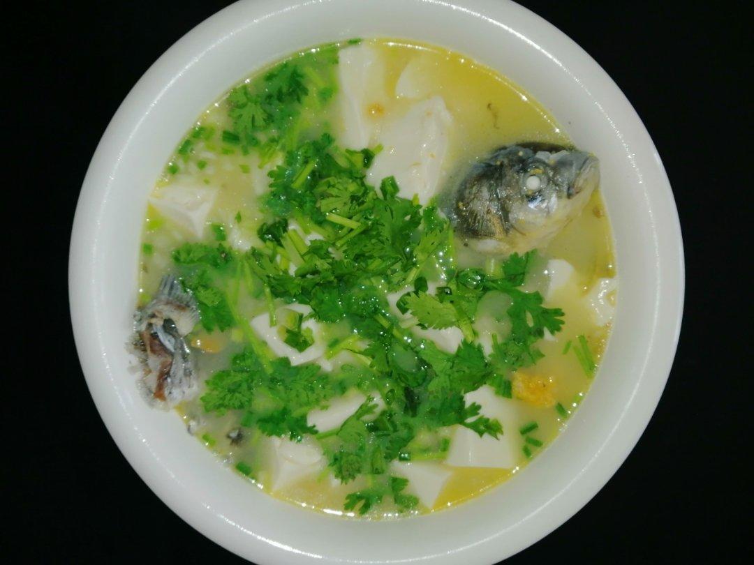 鲫鱼豆腐汤