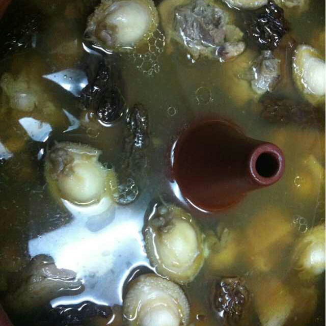 羊肚菌鲍鱼汽锅鸡(原汁蒸)