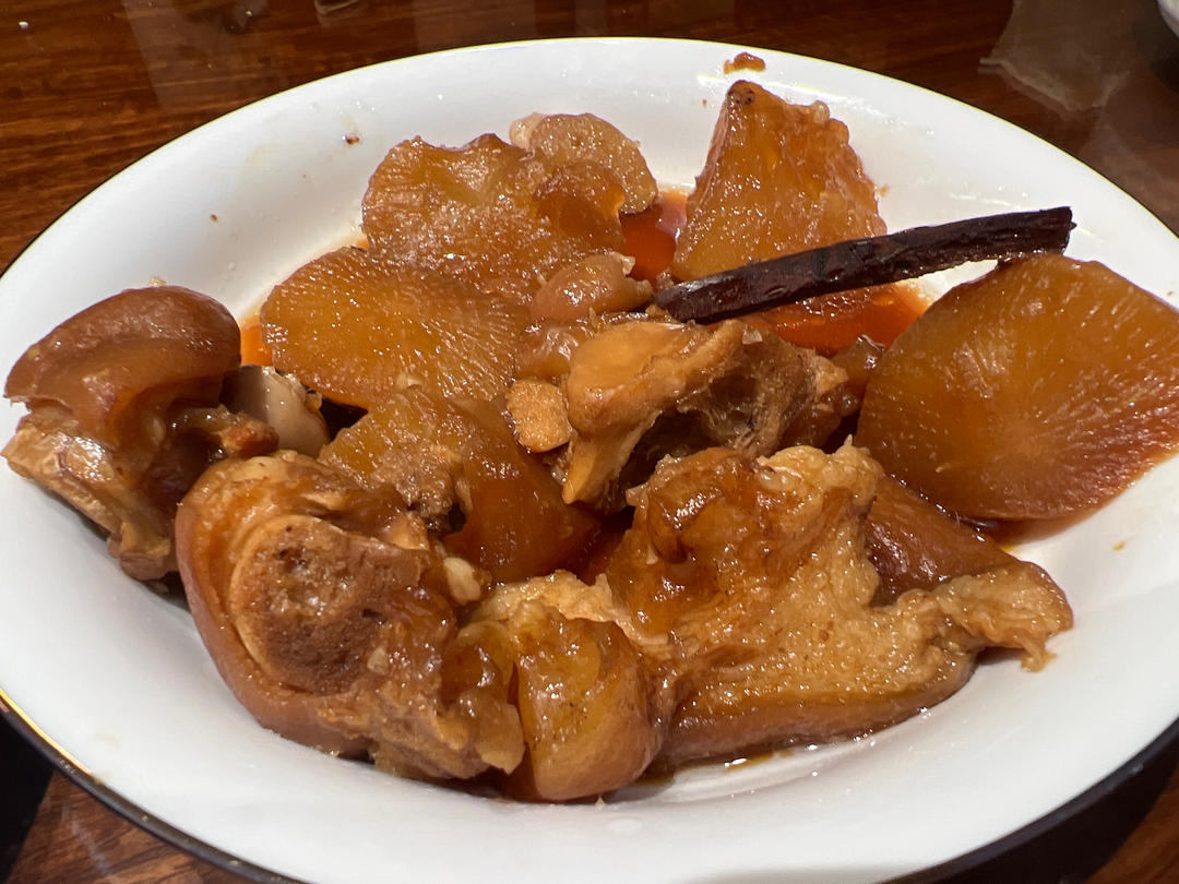 美味的家常菜：红烧猪蹄