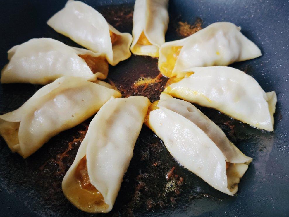 锅贴饺子