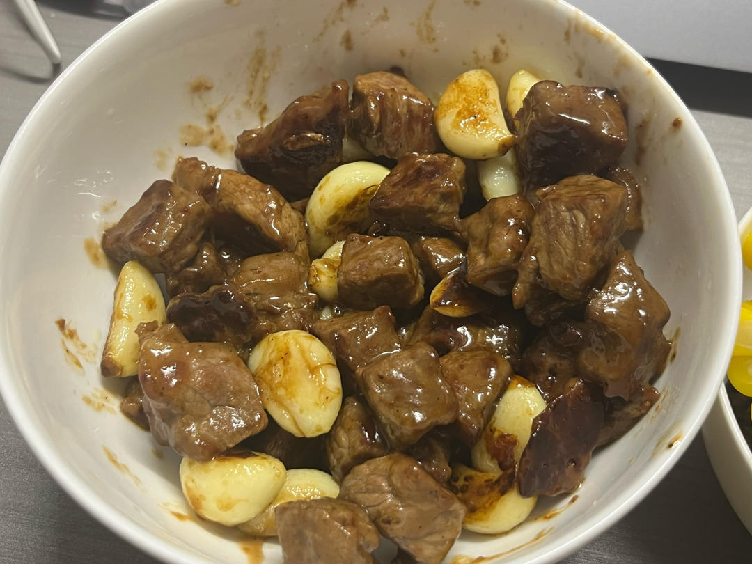 好吃到舔盘的蒜香黑椒牛肉粒