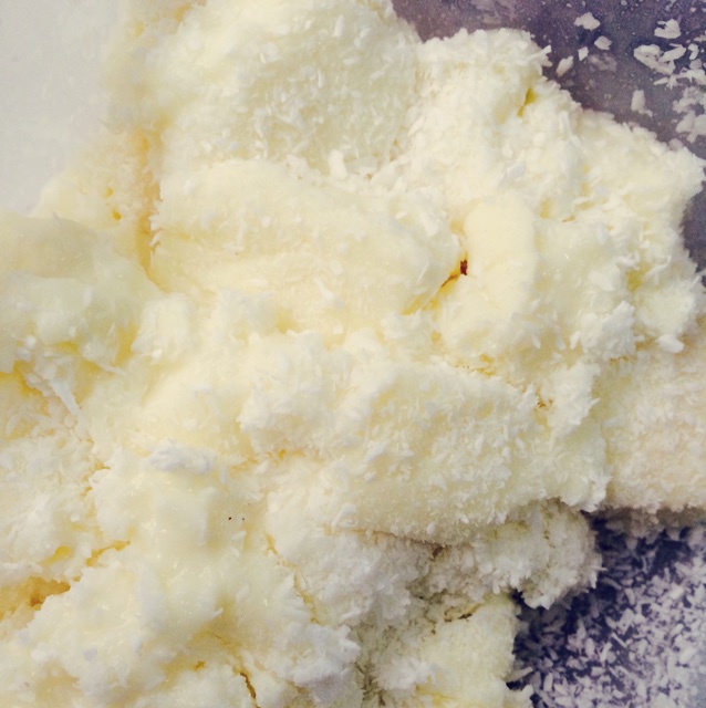 椰丝牛奶小方糕