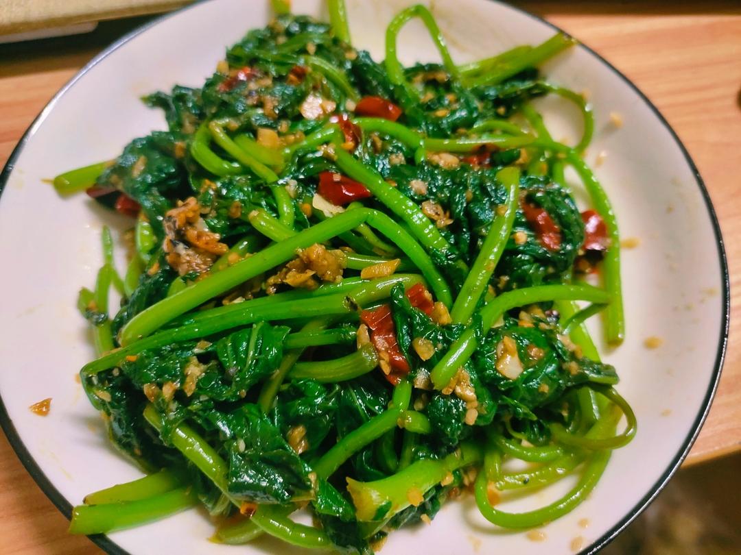 💥蒜蓉炒红薯叶