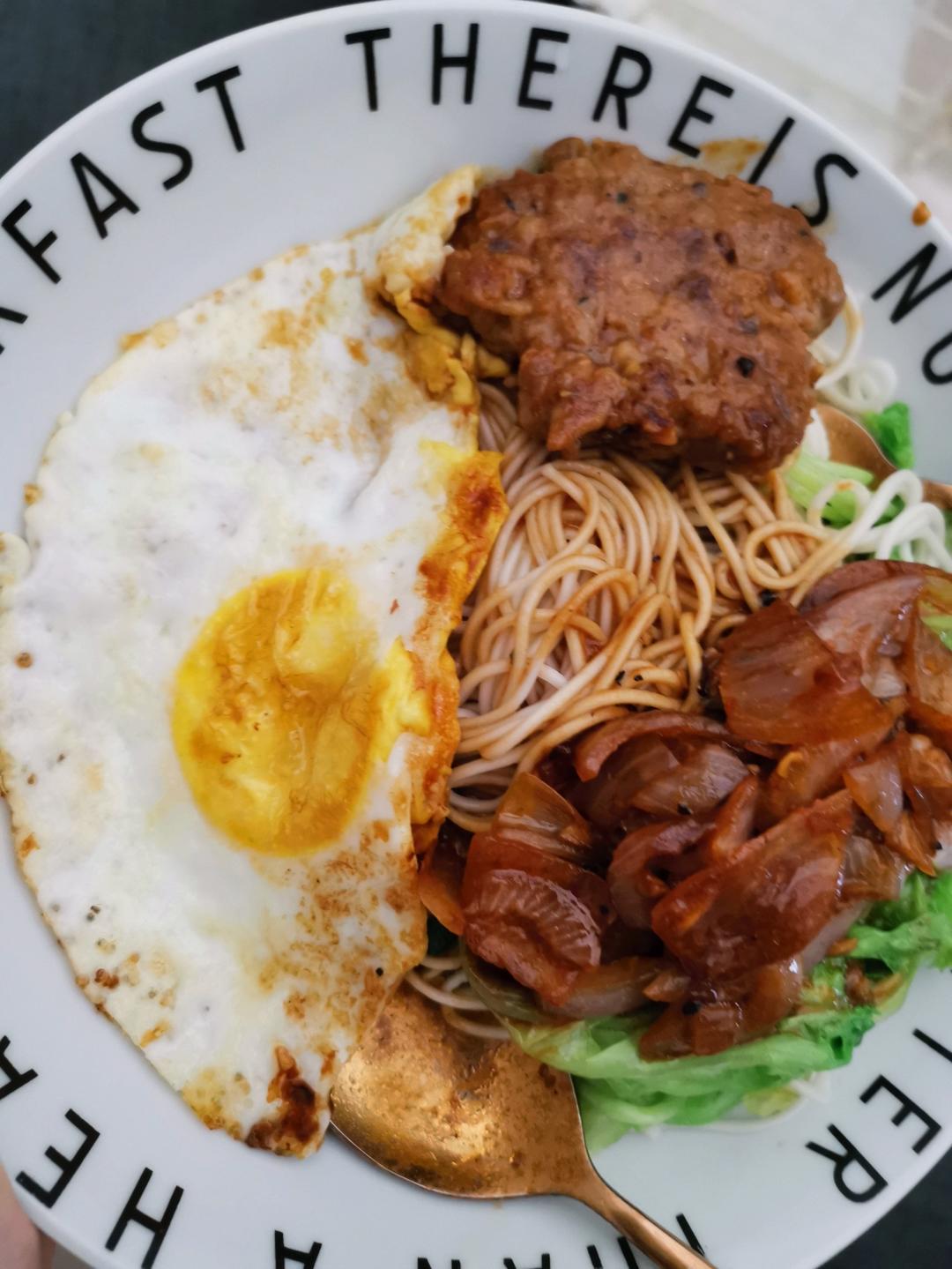 减重期午餐！低脂黑椒拌面（魔芋面）黑胡椒汁捞面 低卡解馋