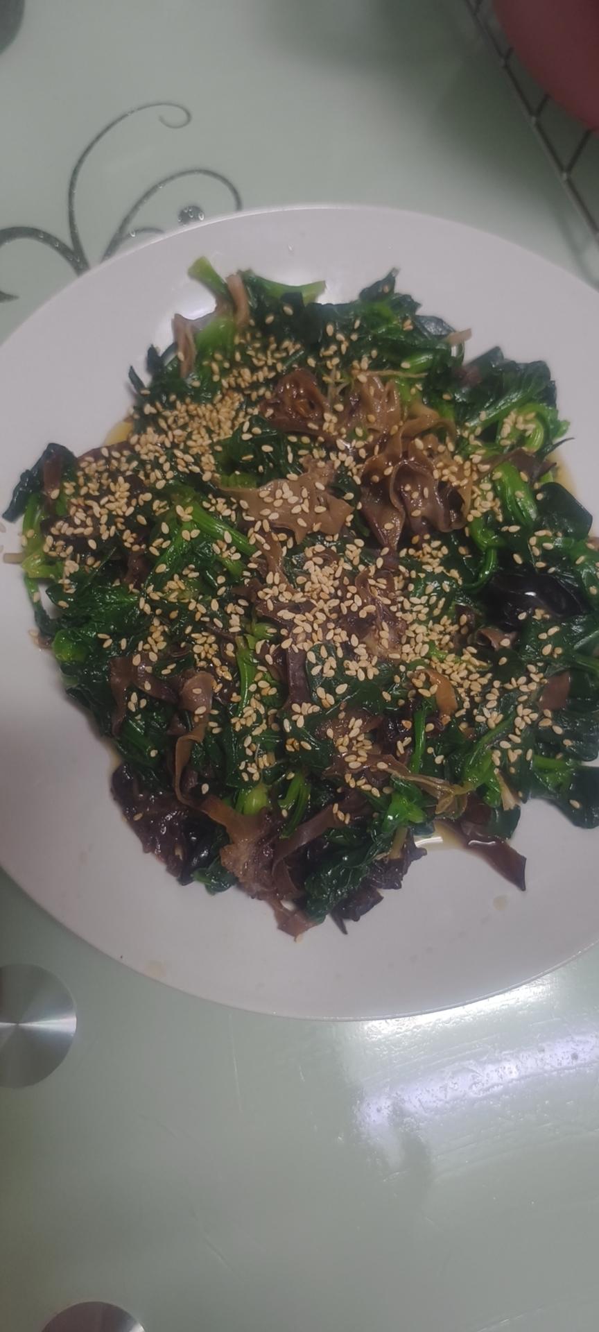 木耳拌菠菜