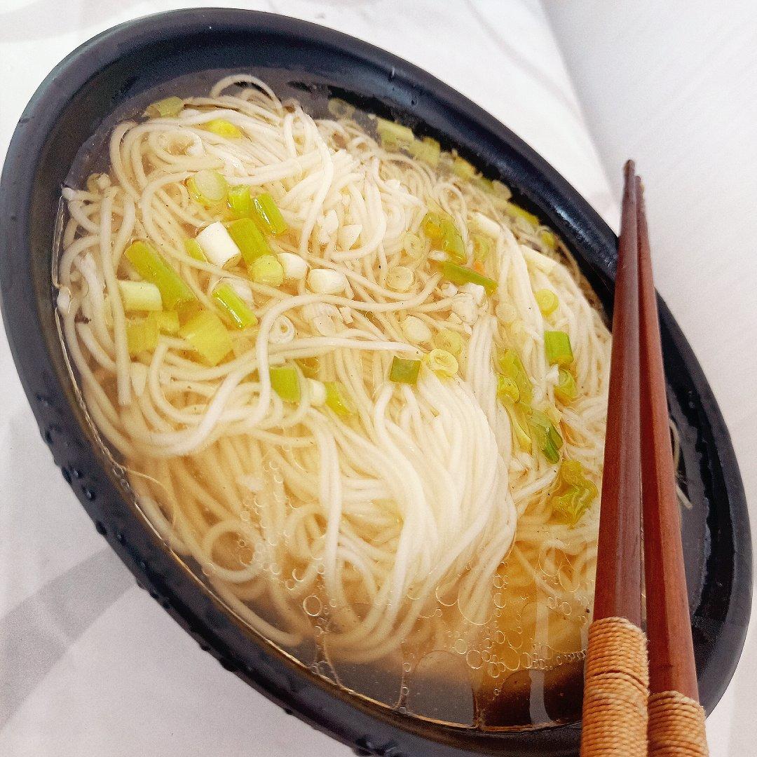 热汤面