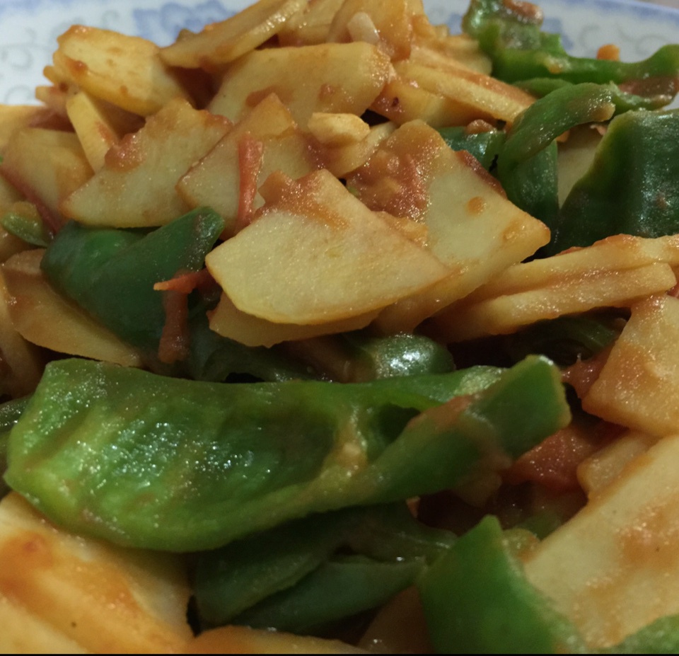 青椒番茄土豆片