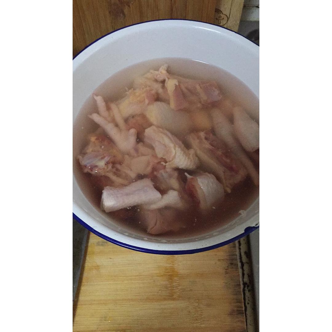 菌香汽锅鸡