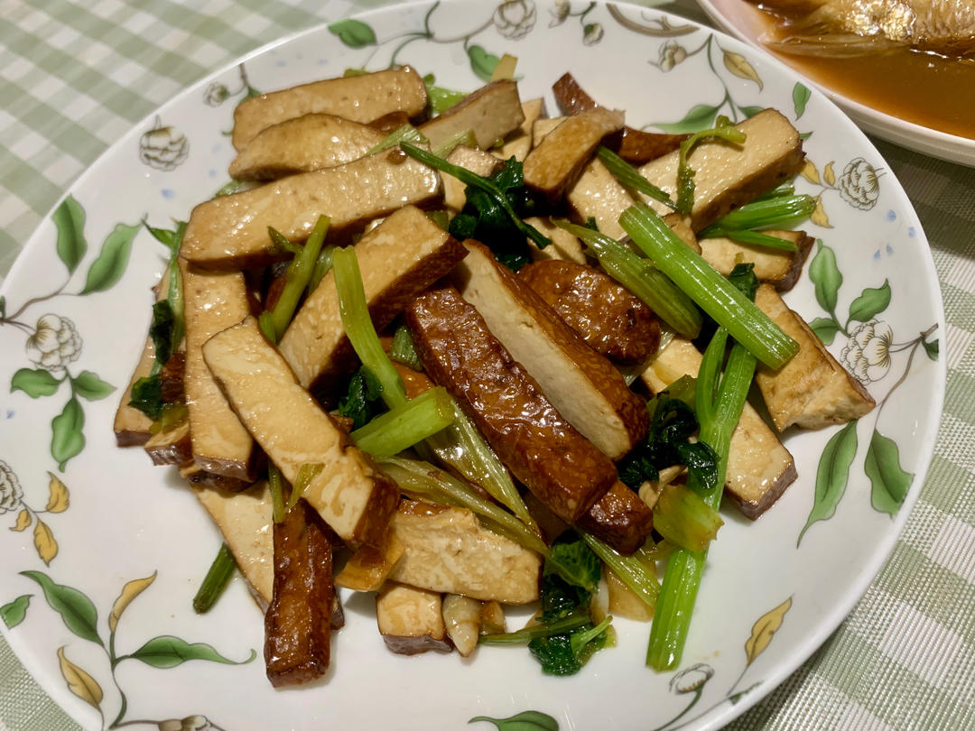 芹菜炒香干