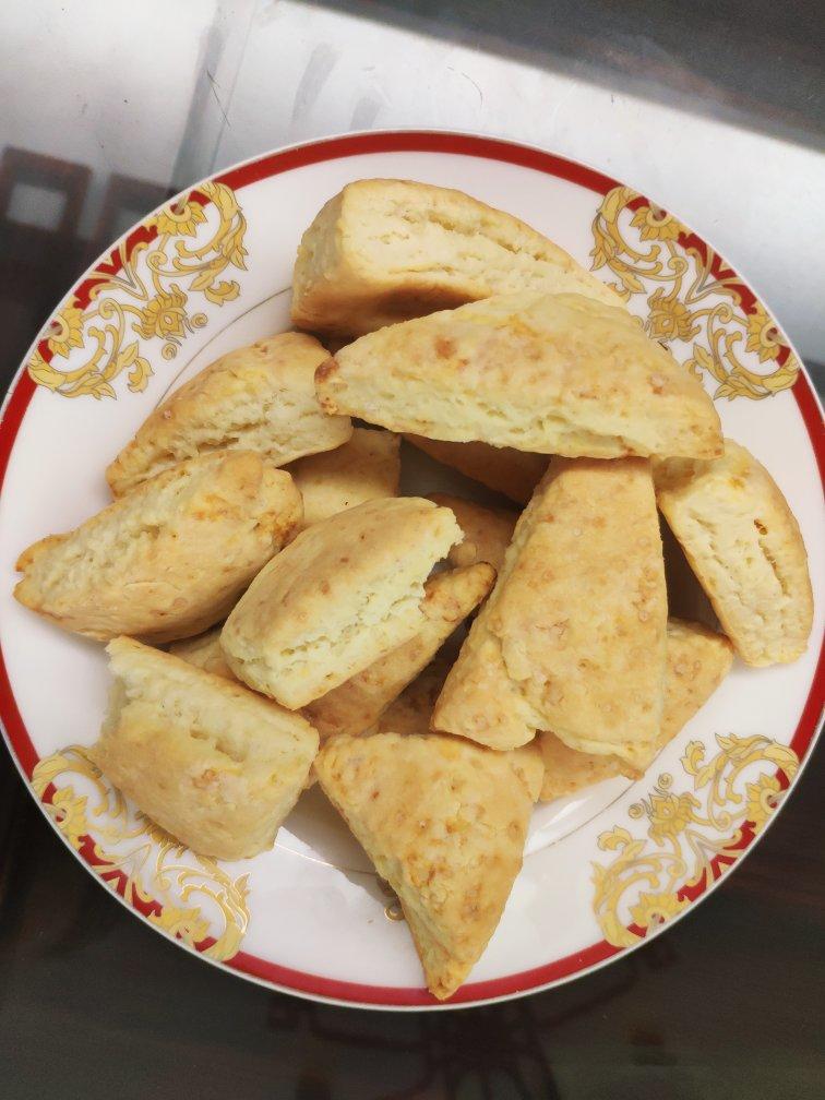藤田千秋的【切达奶酪咸司康】