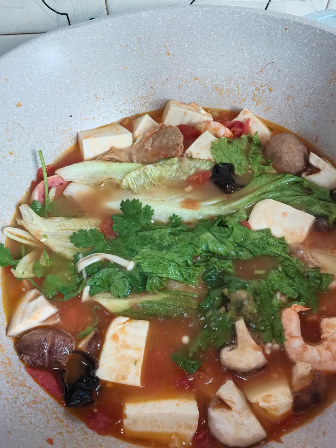 西红柿菌菇豆腐汤