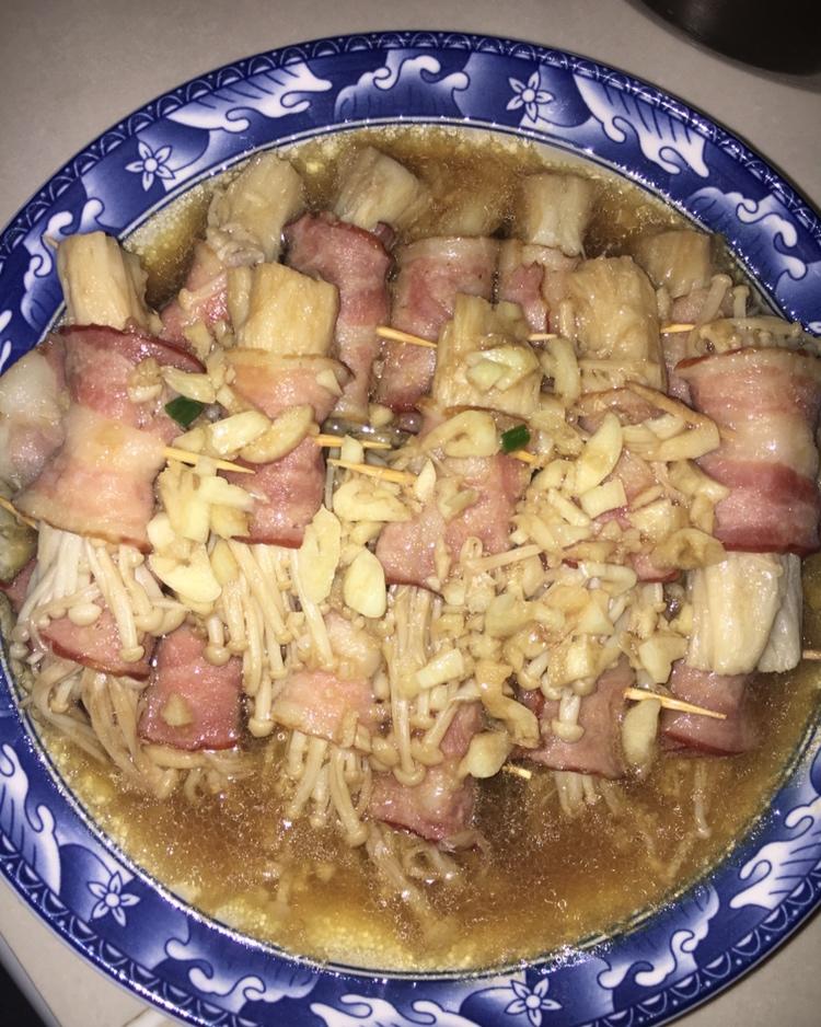 美味又快手的：金针菇培根卷