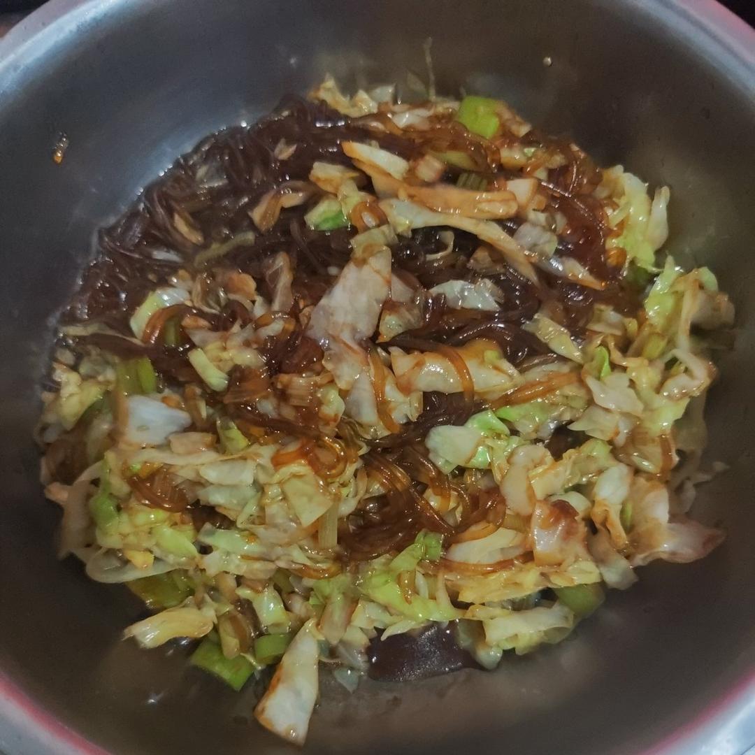 最近爱吃粉丝粉条～包菜炒粉丝